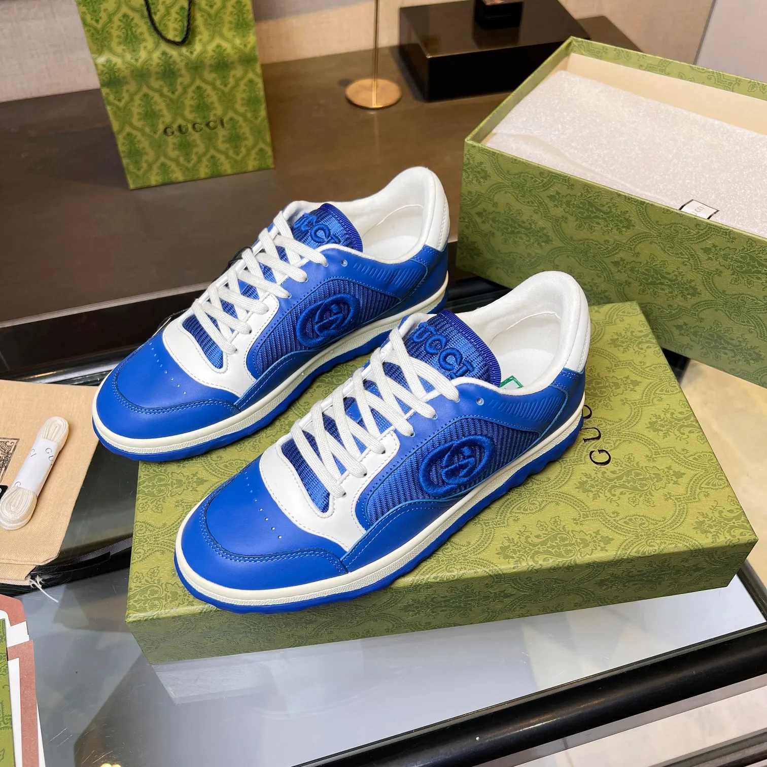 👟👟Ex-factory price 520👟👟 Top version, full styling effect, instant sales of the common practice of soft treading in the market, 💣💣💣Gucci2023 early spring Gucci G home latest hot style MAC80 sports shoes couple style casual retro distressed dirty shoes small dirty shoes small white shoes🌸🌸🌸 original purchase and development Production Gucci MAC80 new hot-selling series. The exquisite and compact interlocking double G logo romantically interprets the aesthetic concept of this series. Made of off-white leather, ▪️Material: original customized imported first-layer cowhide ▪️Inner lining: original customized imported breathable mesh ▪️Outsole: original molded two-color TPU outsole ▪️Sole thickness: 3CM ▪️Size: women's 35-40 / men's 39-45